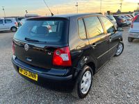 Used VW Polo 75 HP (55 kW) 2005 Black Hatchback