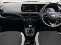 Used Hyundai i10 Advanced 63 HP (46 kW) 2024 Black Hatchback