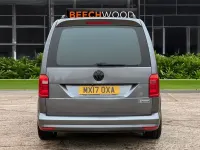 Usado VW Caddy Maxi 101 HP (74 kW) 2017 Cinzento Monovolume