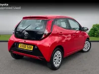 Second-hand Toyota Aygo X-play 72 CP (52 kW) 2020 Roșu Hatchback