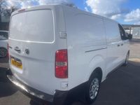 Used Vauxhall Vivaro S 100 HP (73 kW) 2021 White MPV