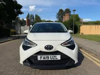 Used Toyota Aygo X-play 72 HP (52 kW) 2019 White Hatchback