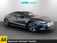 Usado Audi e-tron GT quattro Comfort 350 kW (476 HP) 2023 Cinzento Sedan