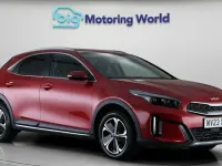 Usado Kia XCeed 141 HP (103 kW) 2023 Vermelho SUV