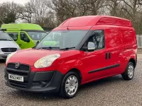 Begagnad Fiat Doblò 105 HK (77 kW) 2013 Röd Minibuss
