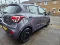 Begagnad Hyundai i10 SE 67 HK (49 kW) 2017 Grå Halvkombi