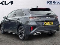 Usado Kia Ceed GT-Line 138 HP (101 kW) 2025 Cinzento Citadino