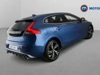 Used Volvo V40 R-Design 122 HP (89 kW) 2019 Blue Hatchback