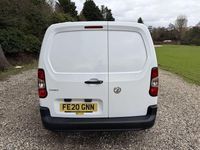 Second-hand Vauxhall Combo Edition 75 CP (55 kW) 2020 Alb Van