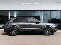 Begagnad Porsche Cayenne 2024 Grå SUV