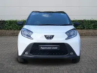 Used Toyota Aygo X 72 HP (52 kW) 2023 White SUV