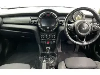 Gebraucht Mini Cooper Chili 136 PS (100 kW) 2018 Weiß Kleinwagen