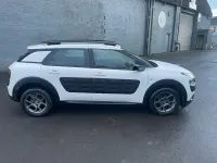 Used Citroën C4 Cactus Feel 100 HP (73 kW) 2015 White Hatchback