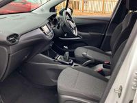 Used Vauxhall Crossland Design Edition 83 HP (61 kW) 2022 Jade white SUV