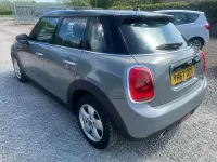 Usado Mini Cooper D Hatch 116 CV (85 kW) 2017 Gris Utilitario