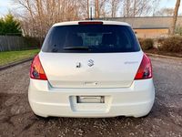 Used Suzuki Swift 94 HP (69 kW) 2010 White Hatchback