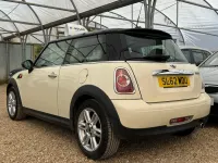 Used Mini Cooper Hatch 122 HP (89 kW) 2012 White Hatchback