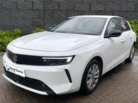 Used Vauxhall Astra Design Edition 130 HP (95 kW) 2023 White Hatchback