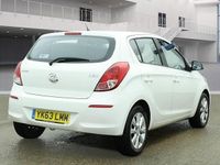 Used Hyundai i20 Active 85 HP (62 kW) 2013 White Hatchback