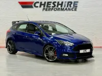 Used Ford Focus Style 300 HP (220 kW) 2017 Blue Hatchback