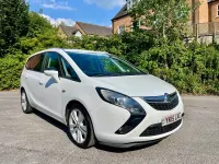 Used Vauxhall Zafira SRi 170 HP (125 kW) 2015 White MPV