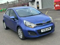 Używany Kia Rio 85 KM (62 kW) 2011 Niebieski Hatchback