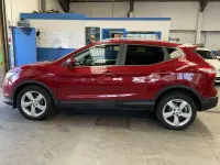 Used Nissan Qashqai N-TEC 110 HP (80 kW) 2015 Red SUV