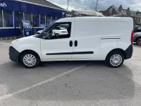 Used Vauxhall Combo 2015 White MPV