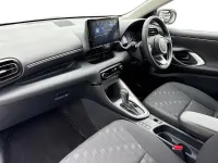Used Toyota Yaris 113 HP (83 kW) 2025 White Hatchback
