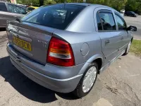 Second-hand Vauxhall Astra Club 105 CP (77 kW) 2004 Argintiu Hatchback