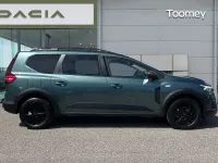 Used Dacia Jogger Extreme 2024 Green MPV