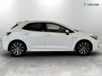 Used Toyota Corolla Design 122 HP (89 kW) 2021 White Hatchback