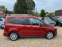 Used Ford Tourneo Courier Titanium 100 HP (73 kW) 2020 Red MPV