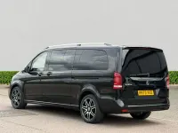 Usado Mercedes V220 AMG line 163 HP (119 kW) 2023 Preto Monovolume