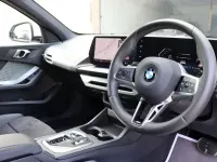 Begagnad BMW 120 M Sport 2025 Vit Halvkombi