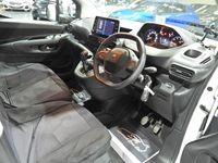 Second-hand Peugeot Partner 131 CP (96 kW) 2021 Alb Monovolum