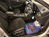 Usado Mercedes CLA180 AMG line 2018 Prateado Sedan