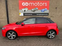 Usado Audi A1 Sportback Sport 116 HP (85 kW) 2015 Vermelho Citadino
