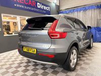Usado Volvo XC40 Momentum 150 HP (110 kW) 2019 Cinzento SUV