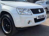Used Suzuki Grand Vitara SZ4 106 HP (77 kW) 2012 White SUV