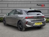 Usado Vauxhall Astra 130 HP (95 kW) 2024 Cinzento Citadino