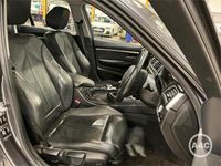 Begagnad BMW 318 Sport Line 2018 Grå Sedan