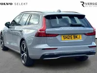 Begagnad Volvo V60 Plus 2025 Grå Kombi