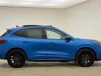 Usado Ford Kuga ST-Line X 243 HP (178 kW) 2025 Azul SUV