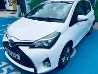 Used Toyota Yaris 99 HP (72 kW) 2015 White Hatchback