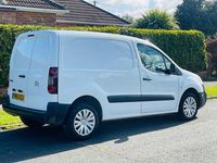 Used Citroën Berlingo 90 HP (66 kW) 2016 White MPV
