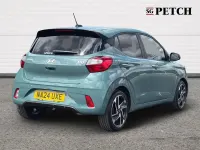 Used Hyundai i10 Premium 78 HP (57 kW) 2024 Green Hatchback