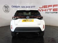 Used Toyota Yaris Hybrid Play 2022 White Hatchback