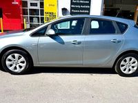 Used Vauxhall Astra Design Edition 115 HP (84 kW) 2014 Silver Hatchback