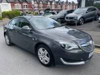Used Vauxhall Insignia Design Edition 140 HP (102 kW) 2013 Grey Hatchback